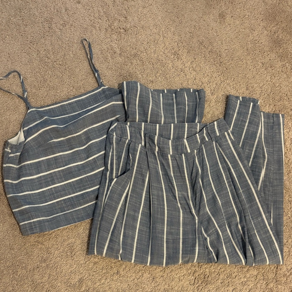 Universal Thread Striped Blue and White Two-Piece Set